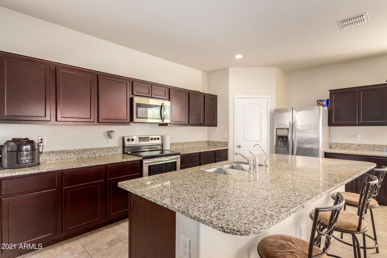 4599 E Gagarinite Ln., San Tan Valley, AZ 85143