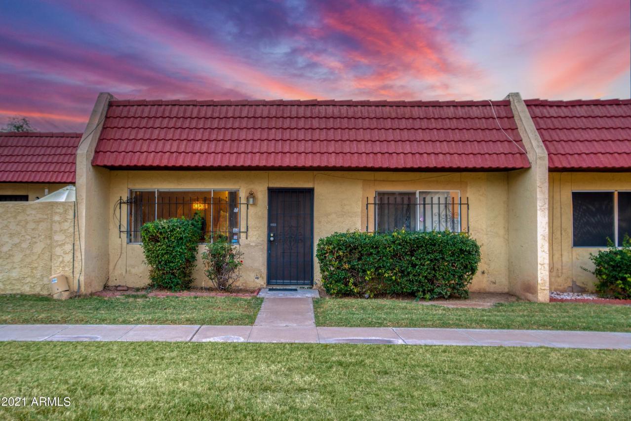 3407 W Del Monico Ln., Phoenix, AZ 85051