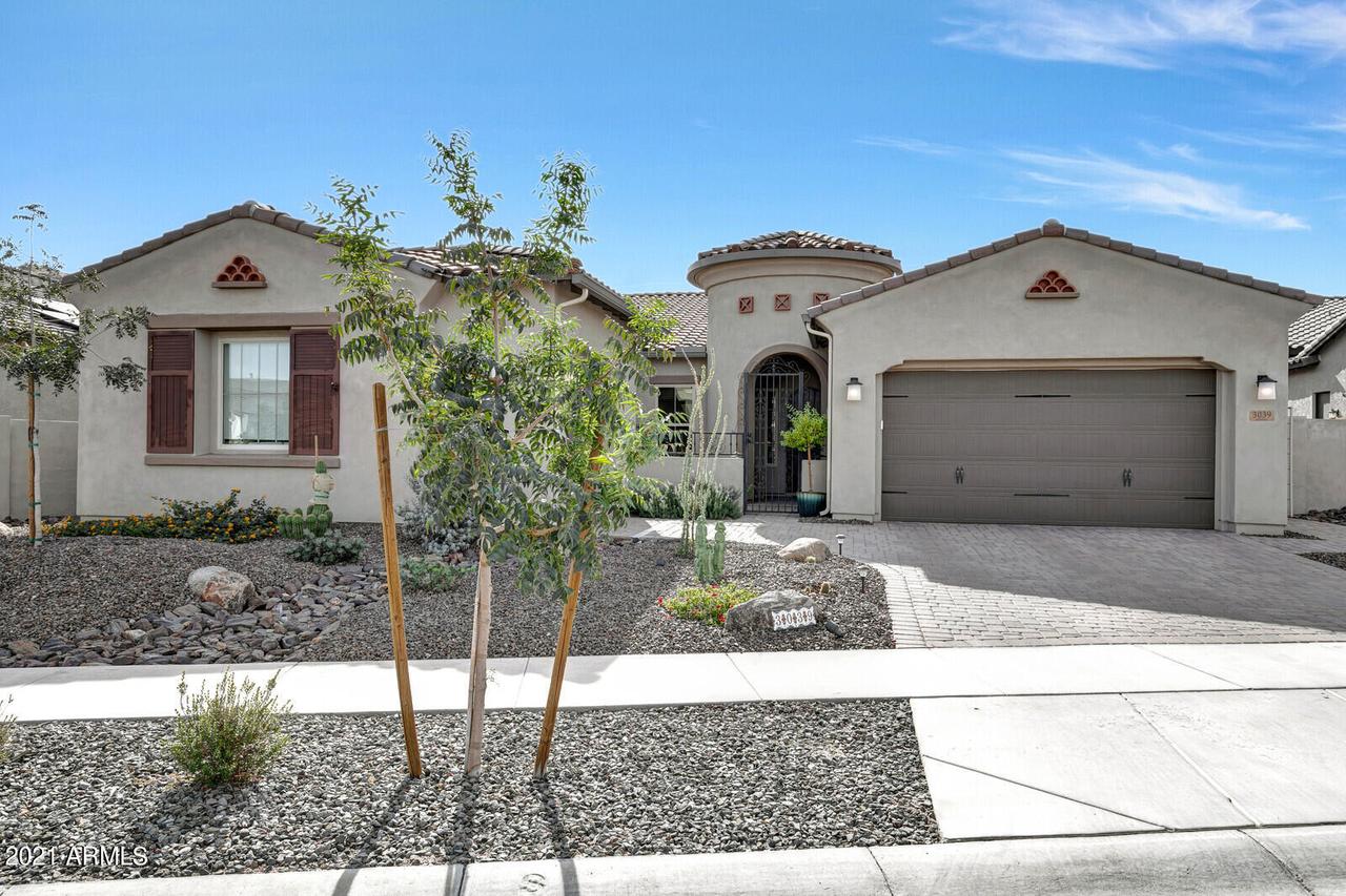 3039 E Desert Ln., Phoenix, AZ 85042