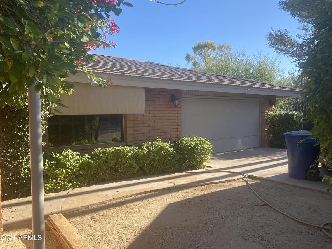2829 S Fairway Dr., Tempe, AZ 85282