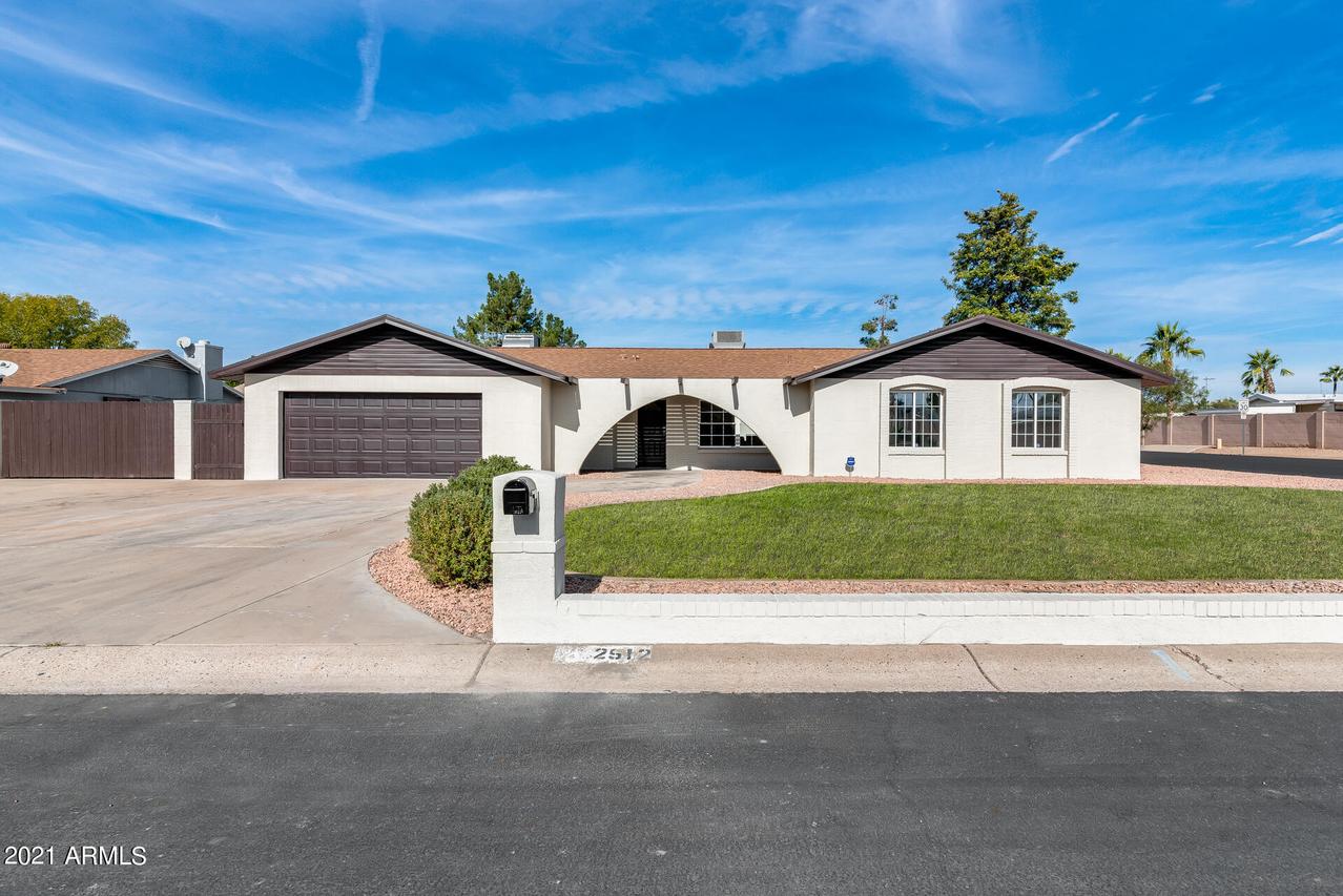 2912 W Topeka Dr., Phoenix, AZ 85027