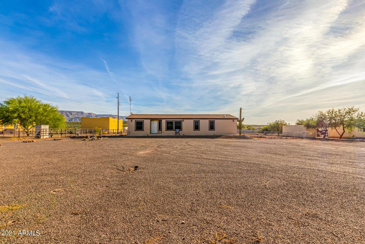 47405 N New River Rd., New River, AZ 85087