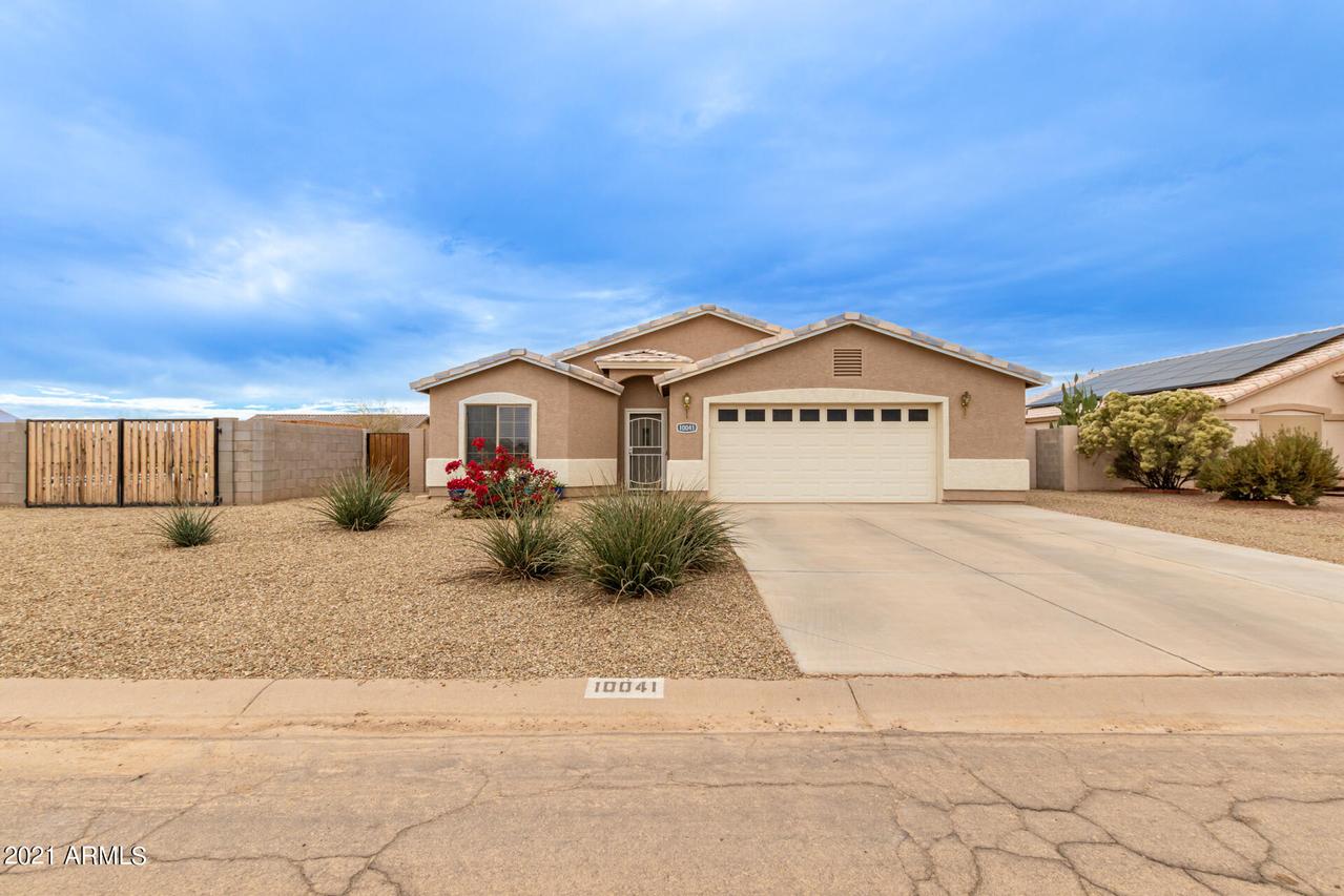 10041 W Mission Dr., Arizona City, AZ 85223