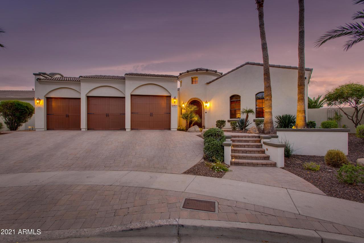 7595 W Trails Dr., Glendale, AZ 85308