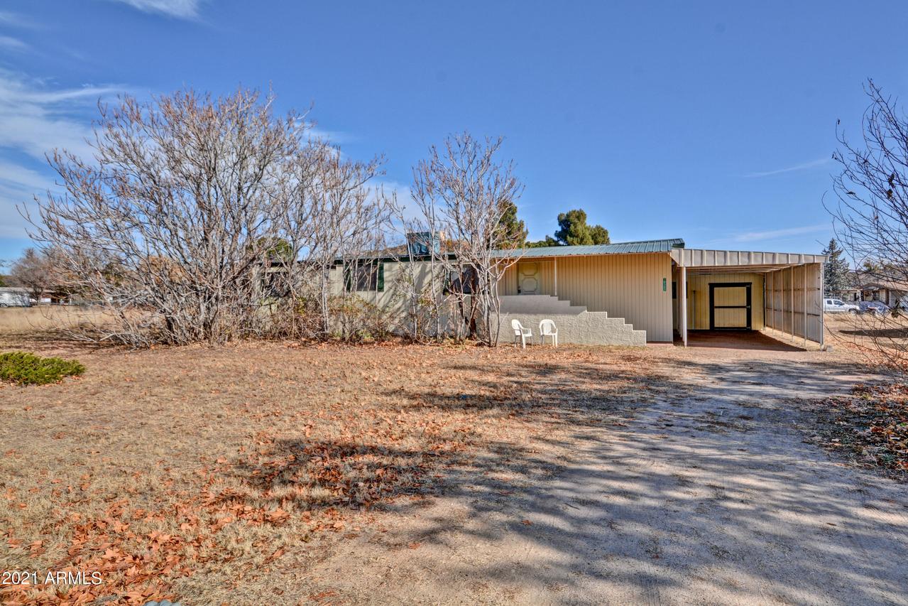 18387 S Pioneer Ave., Peeples Valley, AZ 86332