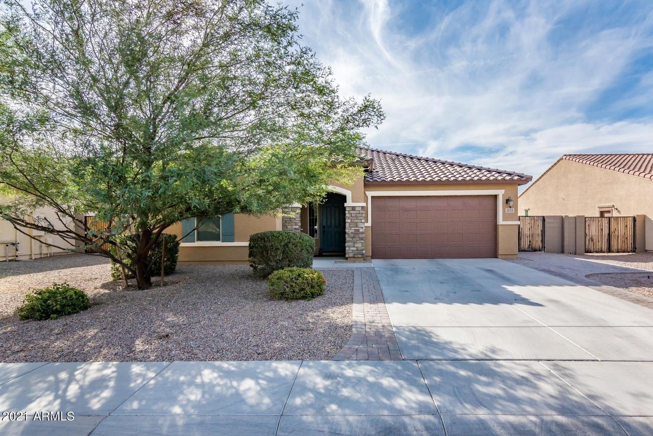 1533 E Cielo Azul Way, San Tan Valley, AZ 85140