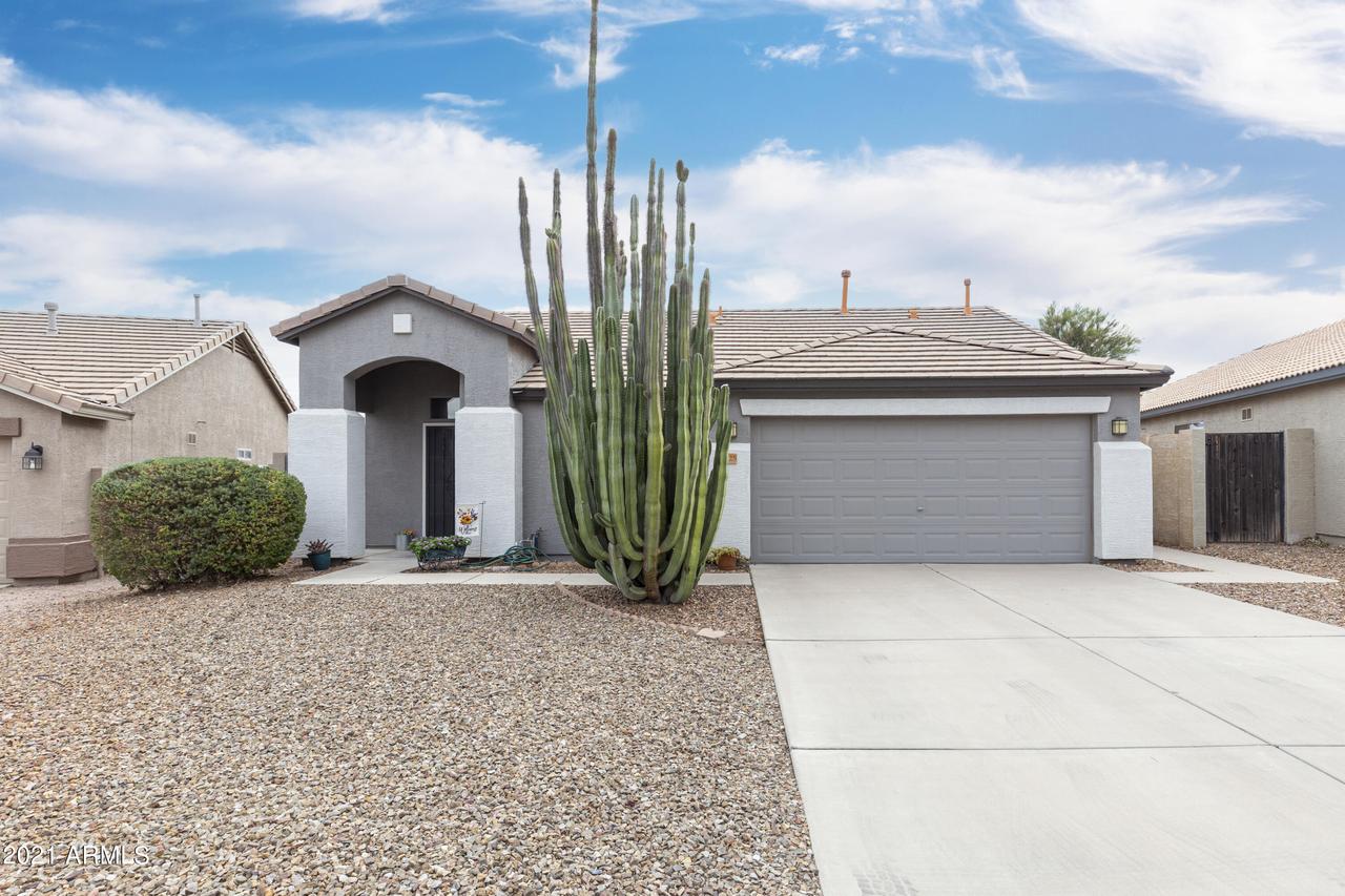 30425 N Maple Chase Dr., San Tan Valley, AZ 85143