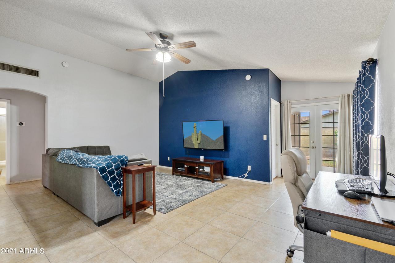 18051 N 88th Dr., Peoria, AZ 85382