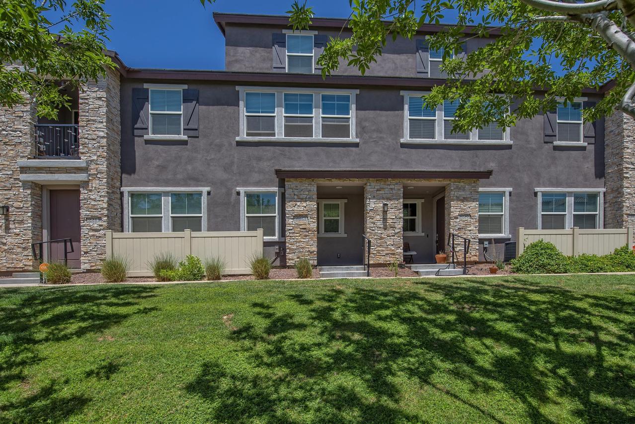 2223 E Hidalgo Ave., Phoenix, AZ 85040