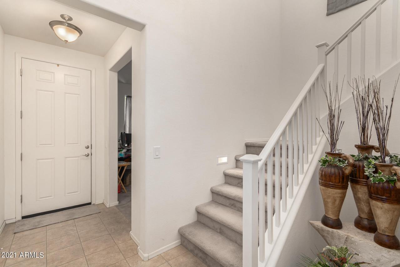 334 N 78th Pl., Mesa, AZ 85207