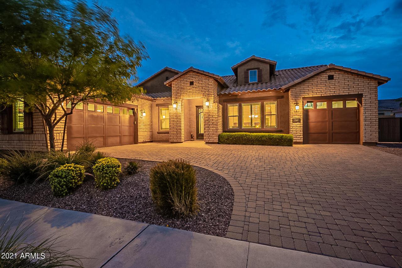 2915 E Constance Way, Phoenix, AZ 85042