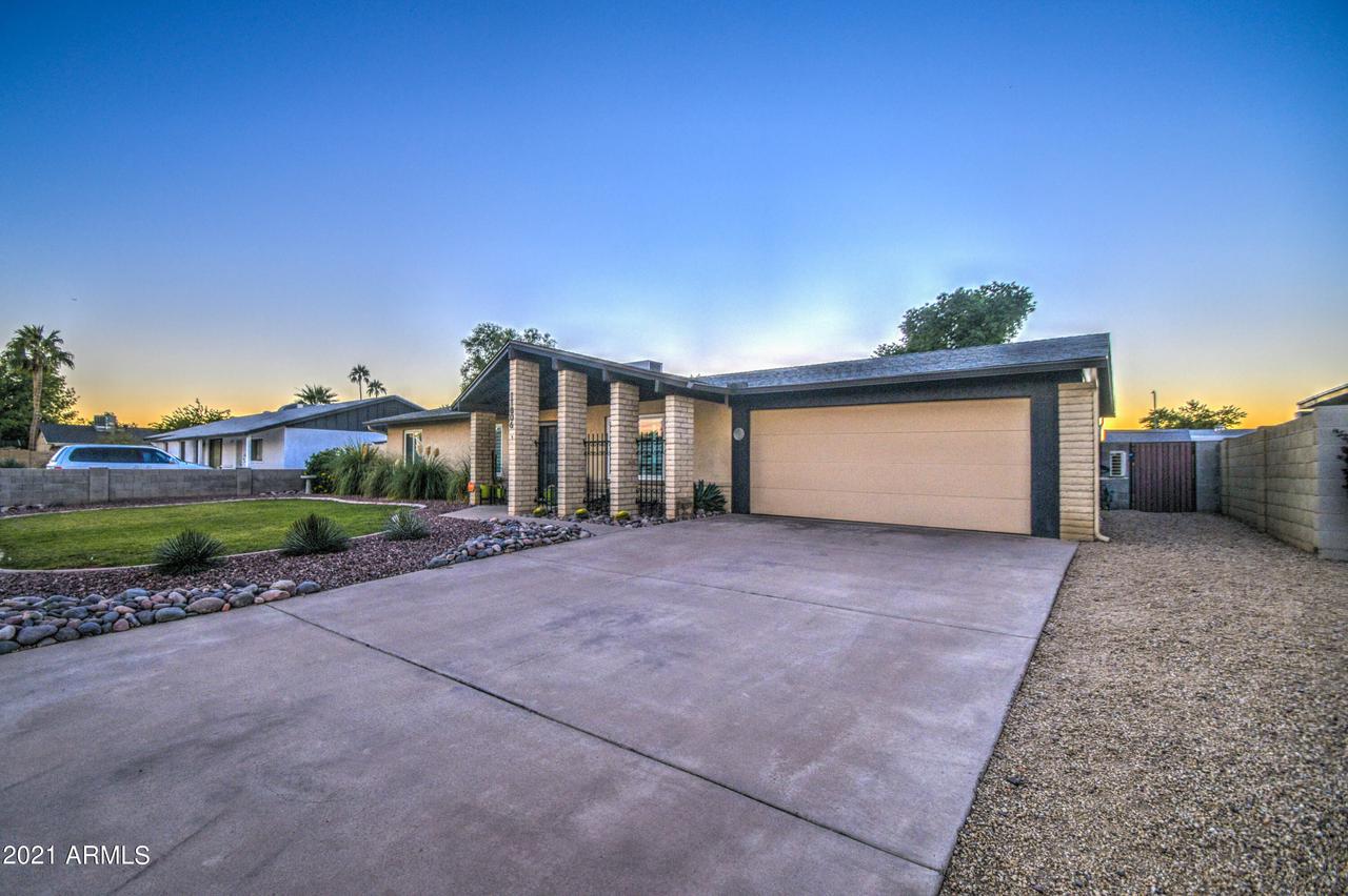 11806 N 36th St., Phoenix, AZ 85028