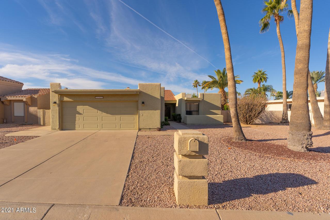 25842 S Howard Dr., Sun Lakes, AZ 85248