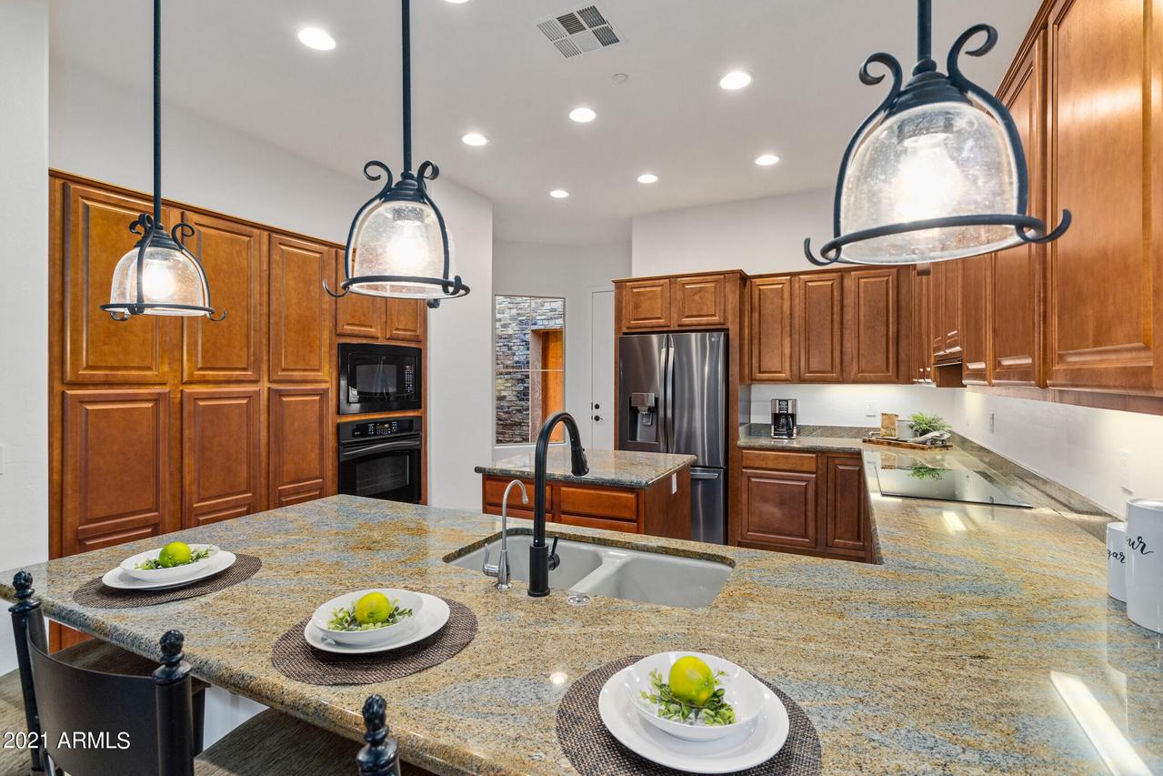 12756 W Maya Way, Peoria, AZ 85383