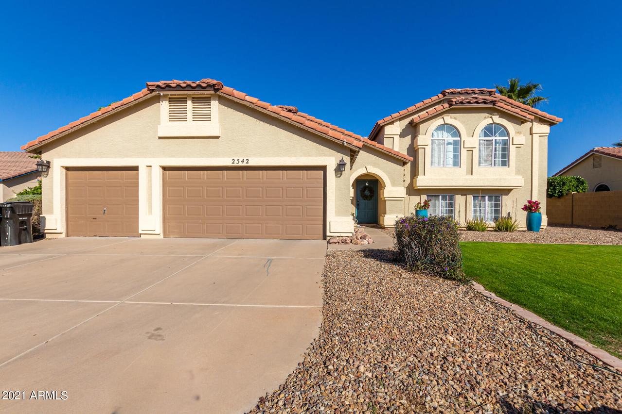 2542 E Lynwood St., Mesa, AZ 85213