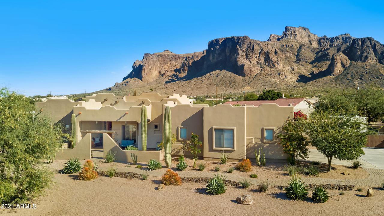 5532 E Greasewood St., Apache Junction, AZ 85119