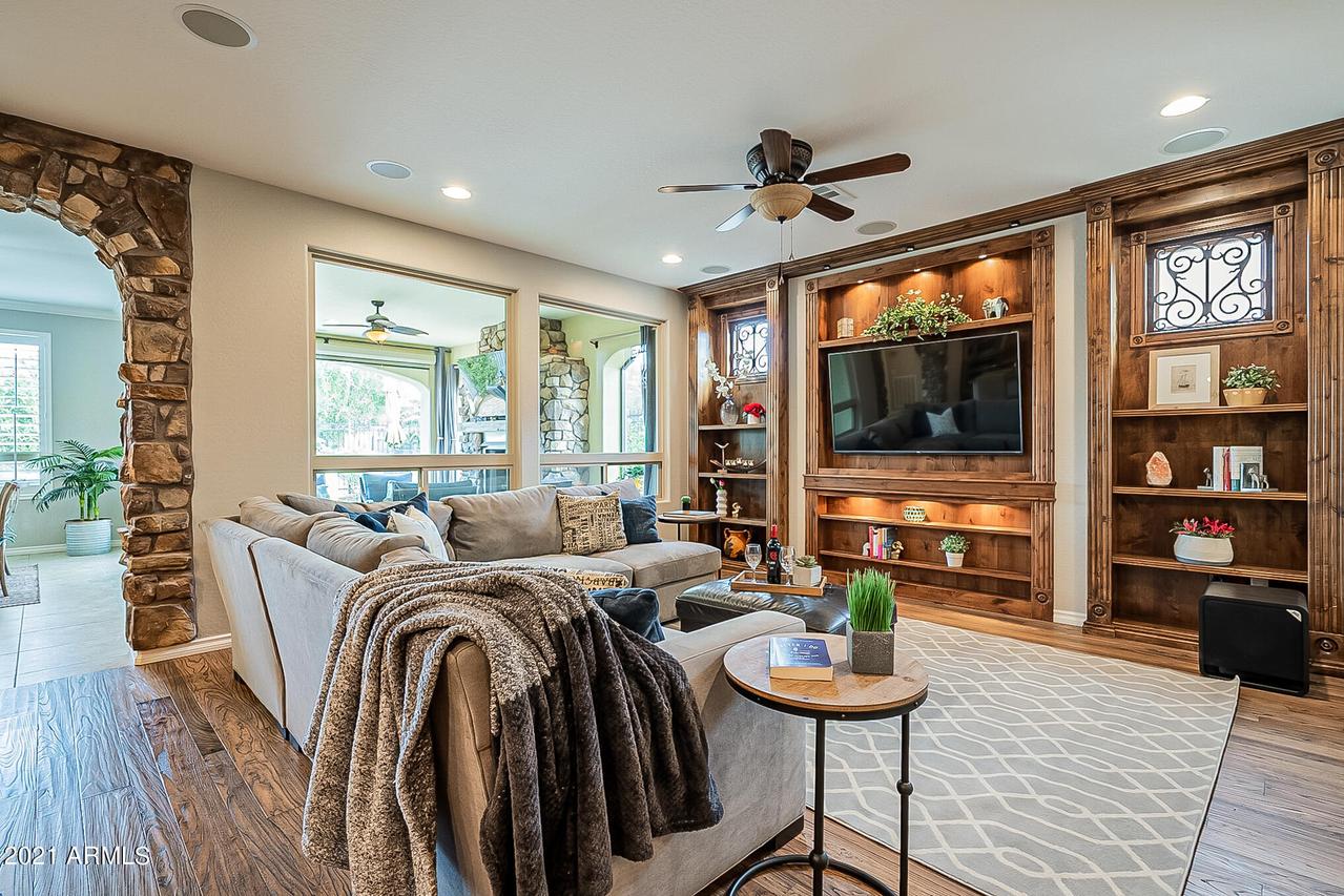 1698 E Adelante Way, Queen Creek, AZ 85140