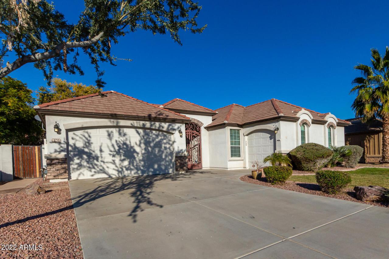 420 E Canyon Way, Chandler, AZ 85249