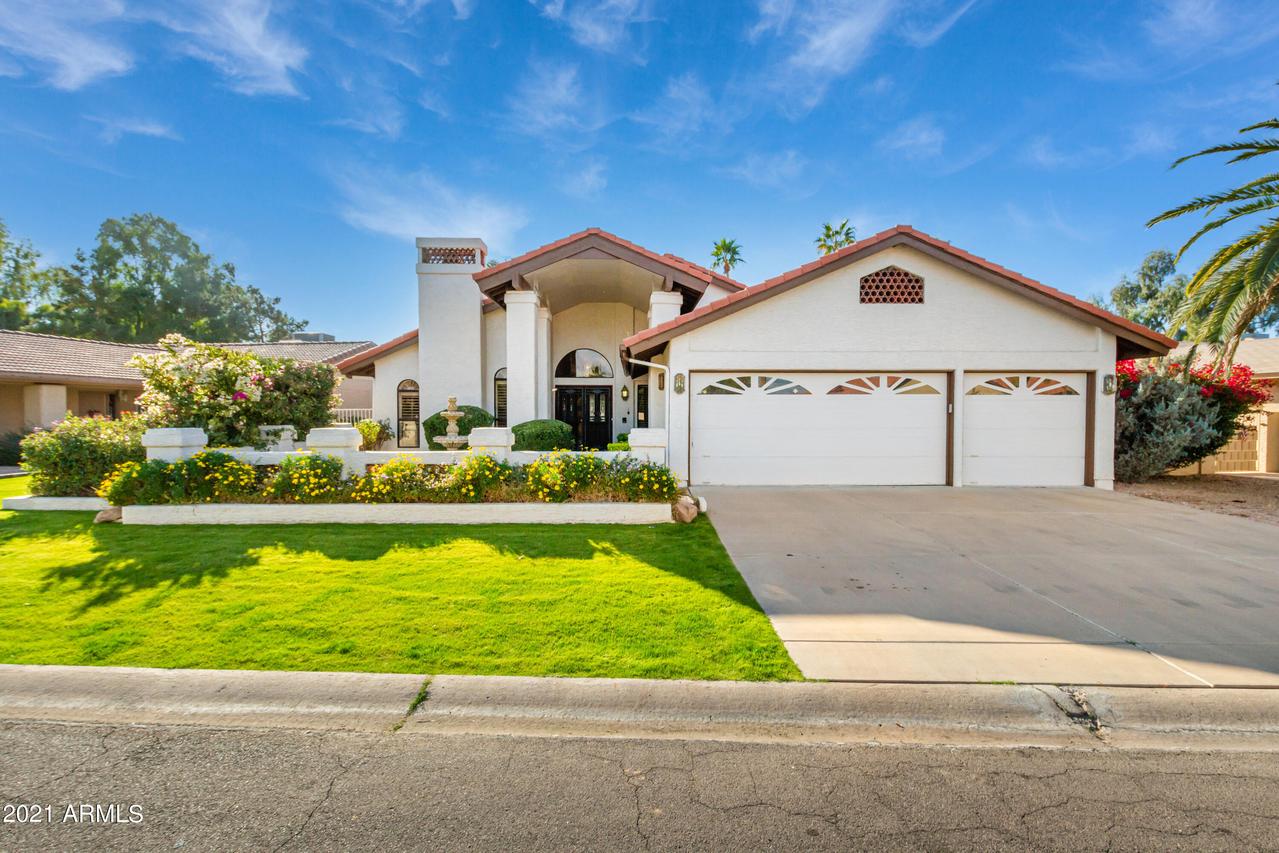 9825 E Chestnut Dr., Sun Lakes, AZ 85248