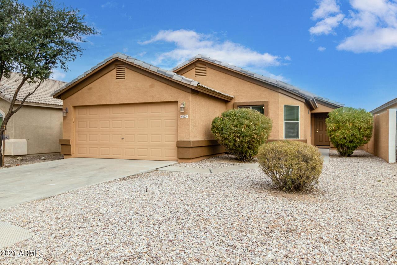 1228 E Cottonwood Rd., San Tan Valley, AZ 85140