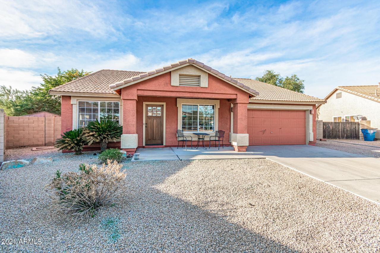 1402 S Thunderbird Dr., Apache Junction, AZ 85120