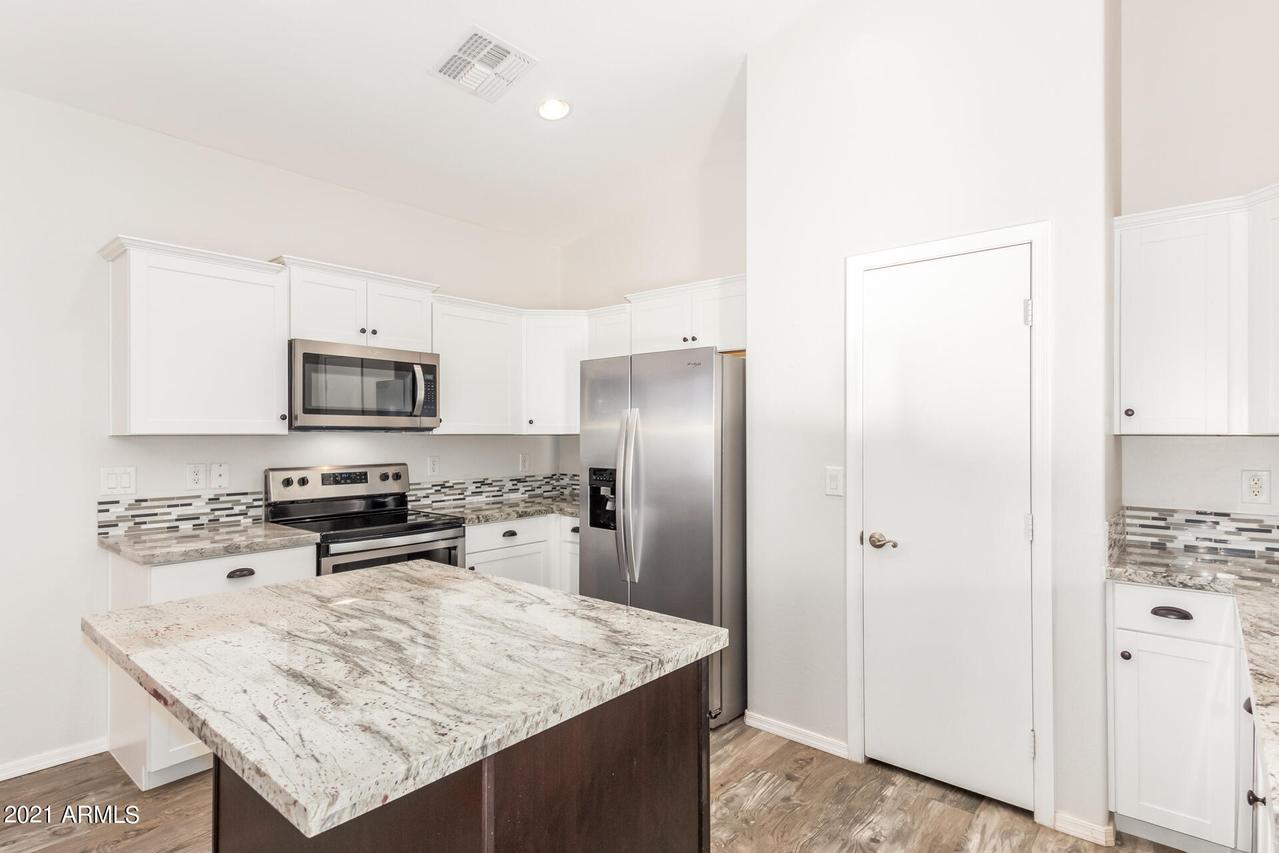 1785 E Desert Breeze Pl., Casa Grande, AZ 85222