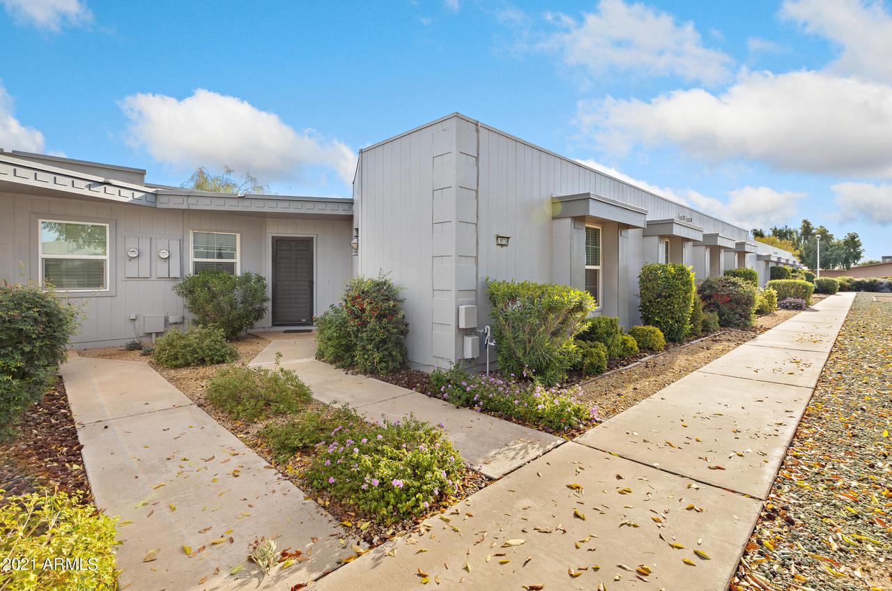 10530 W Palmeras Dr., Sun City, AZ 85373