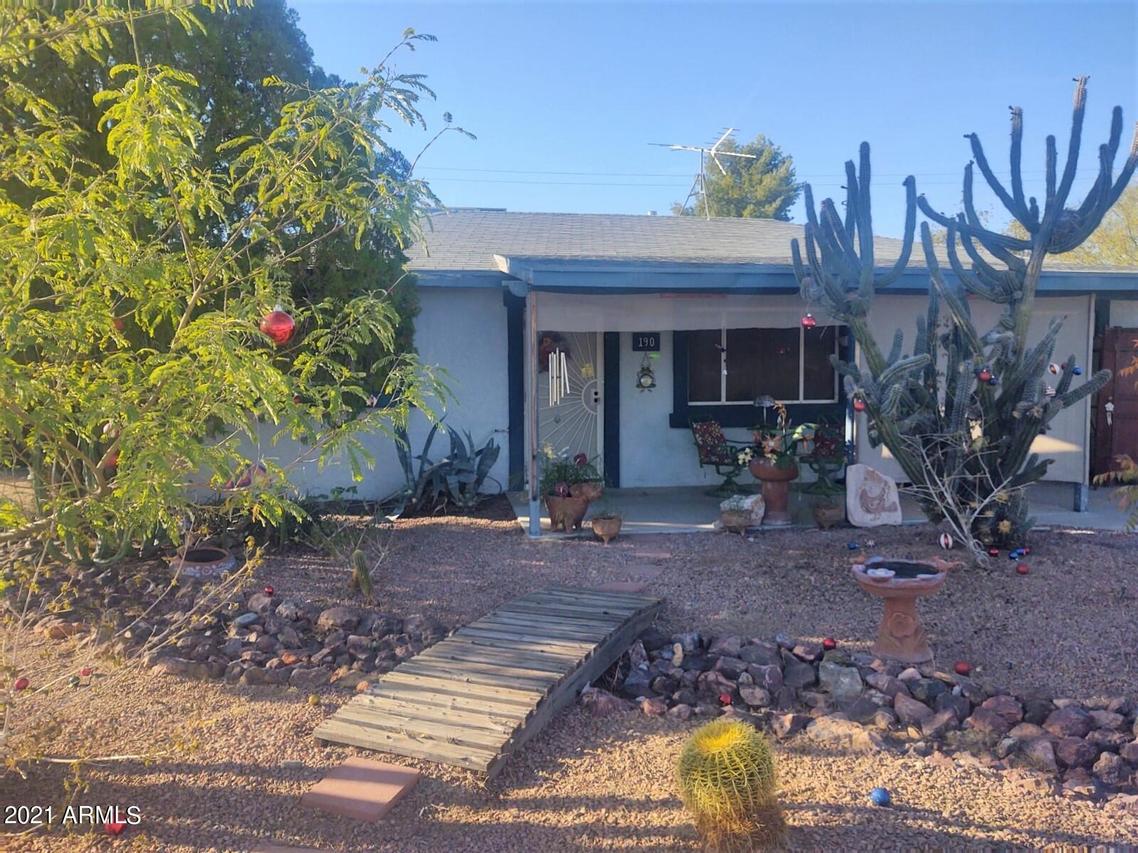 190 Debs Cir., Morristown, AZ 85342