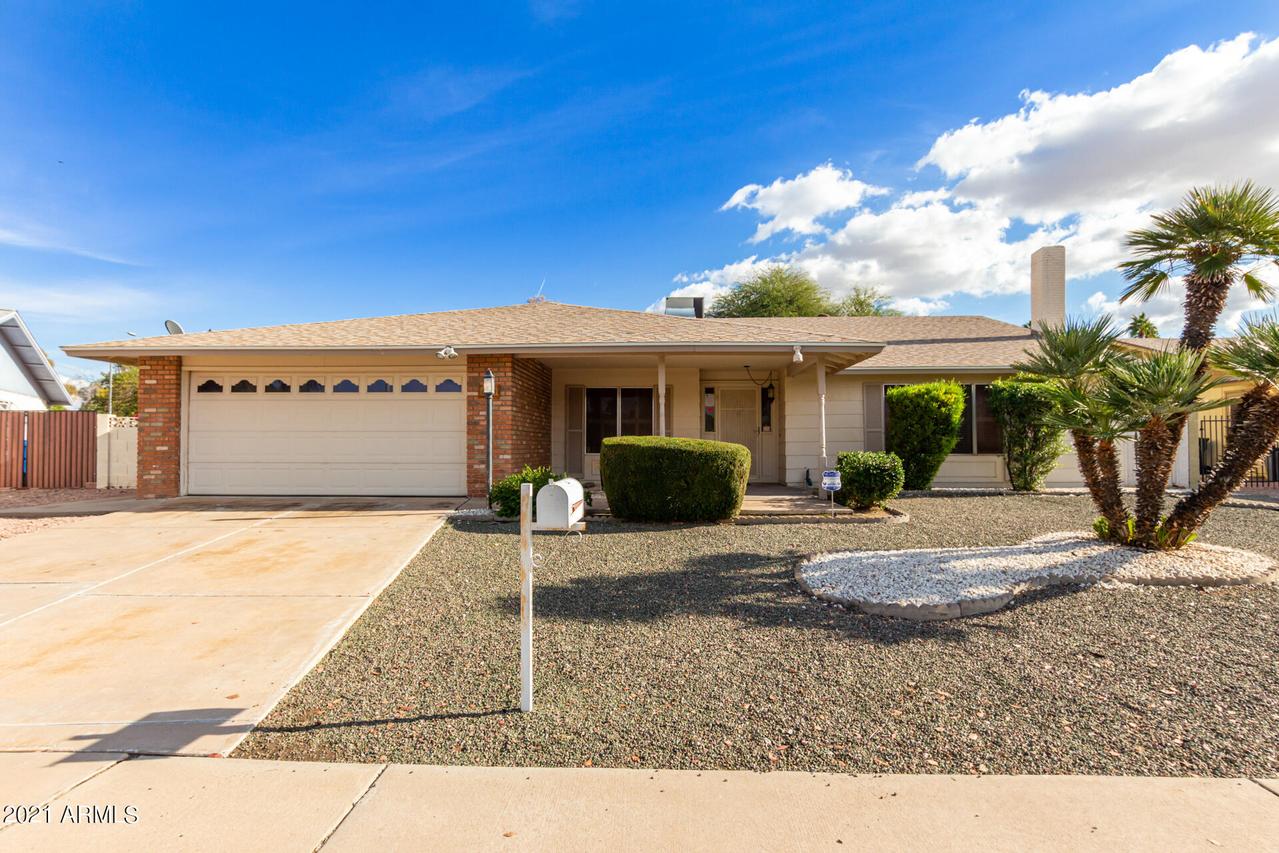 11207 S Iroquois Dr., Phoenix, AZ 85044