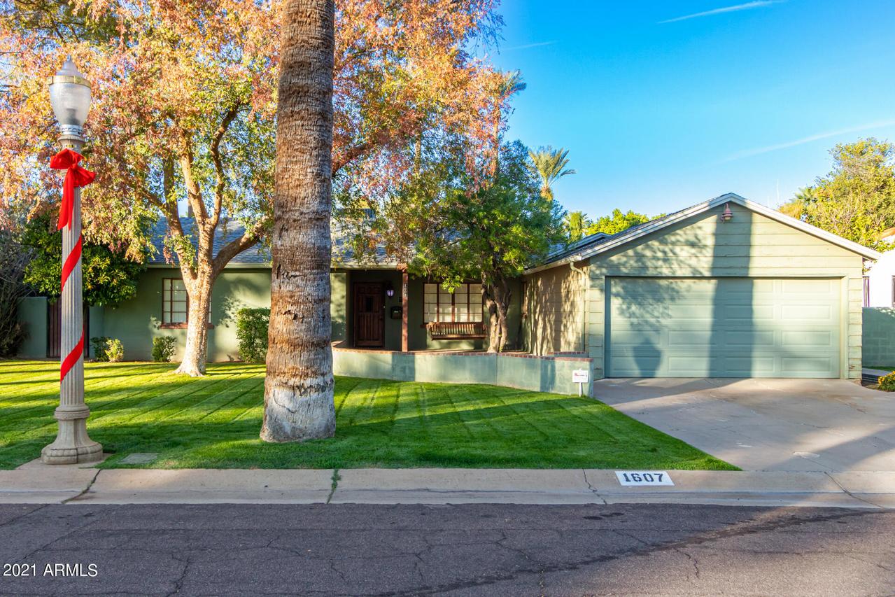 1607 SE Palmcroft Way, Phoenix, AZ 85007