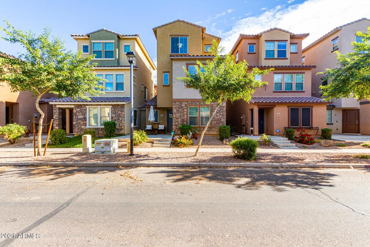 2013 N 77th Glen, Phoenix, AZ 85035