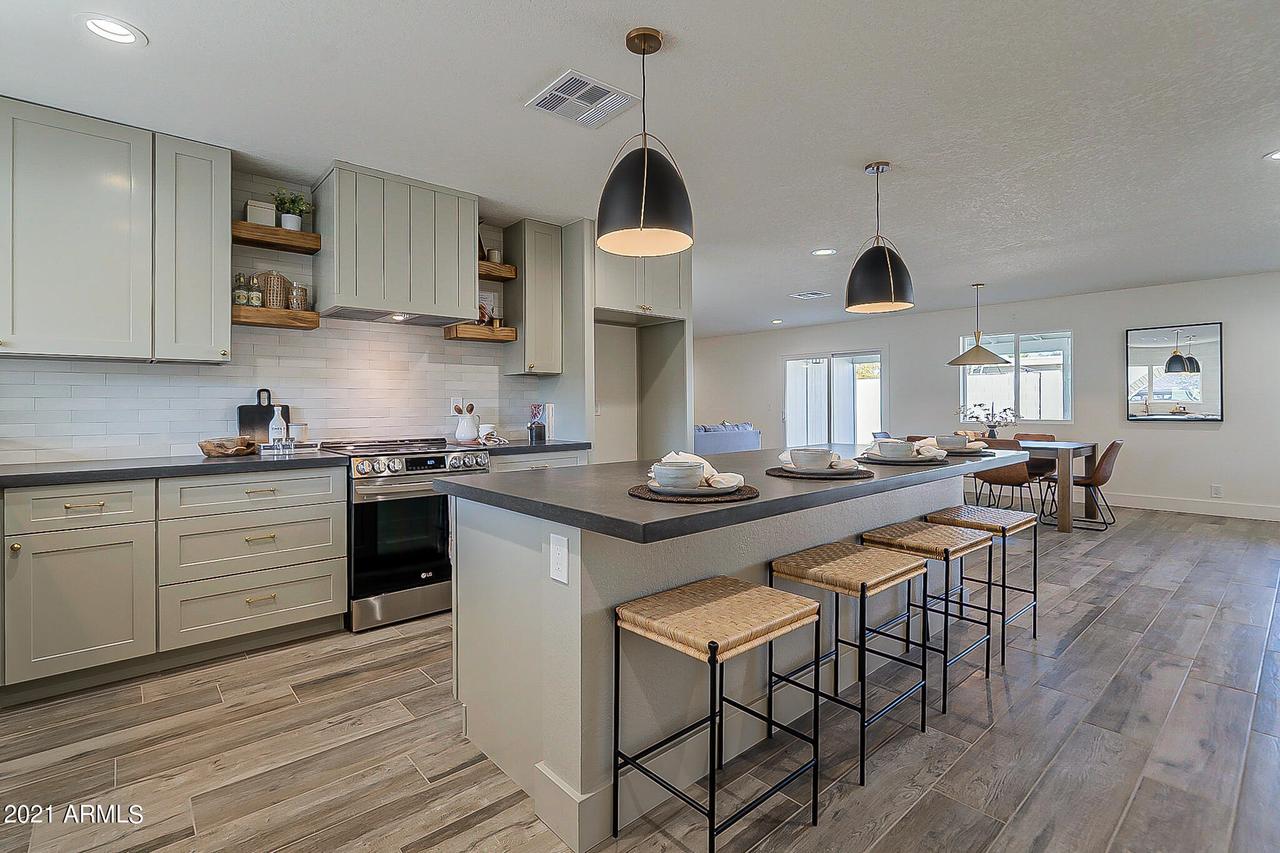 5050 E Paradise Dr., Scottsdale, AZ 85254