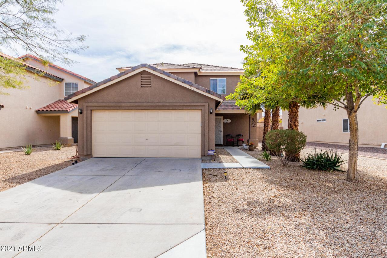981 E Desert Holly Dr., San Tan Valley, AZ 85143