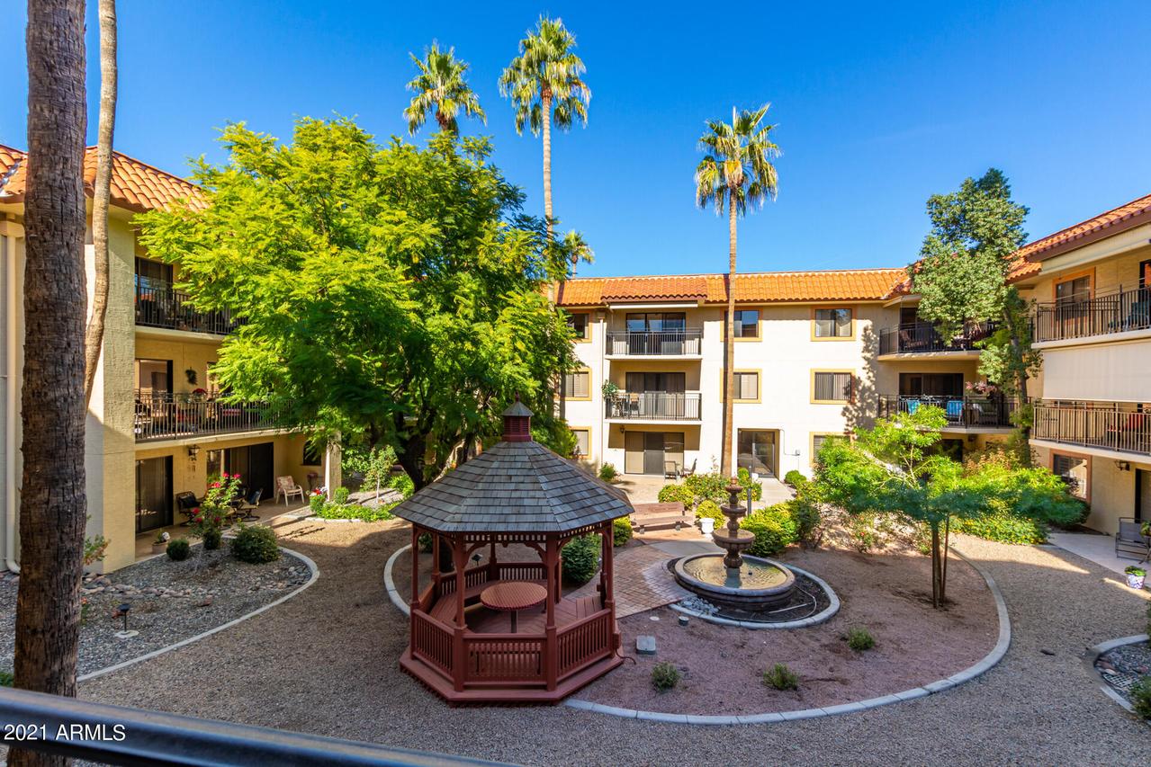 10330 W Thunderbird Blvd. #A216, Sun City, AZ 85351