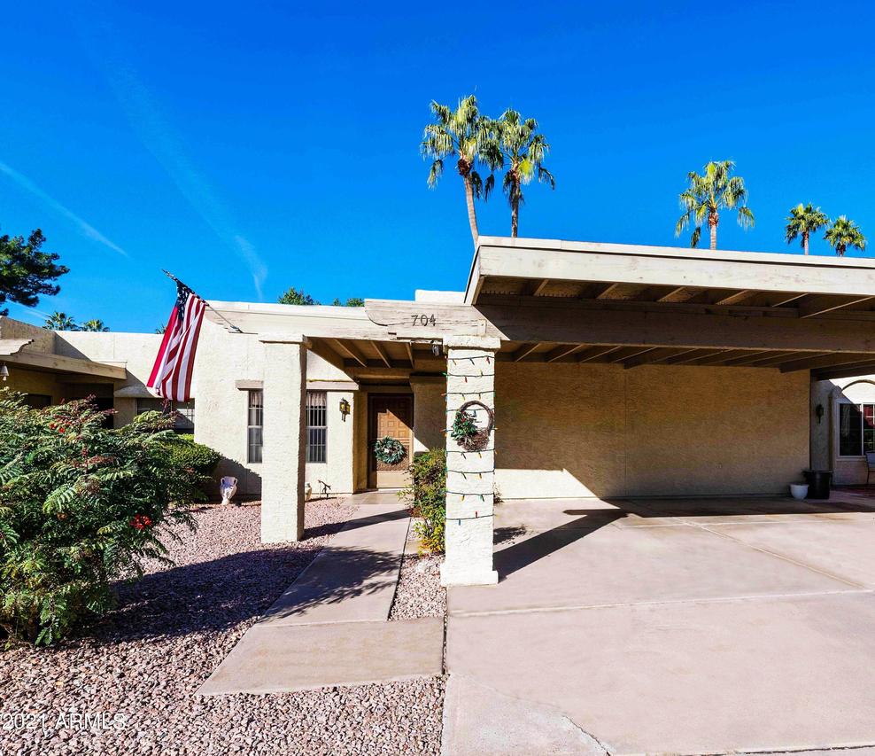 704 S Desert Flower Dr., Mesa, AZ 85208