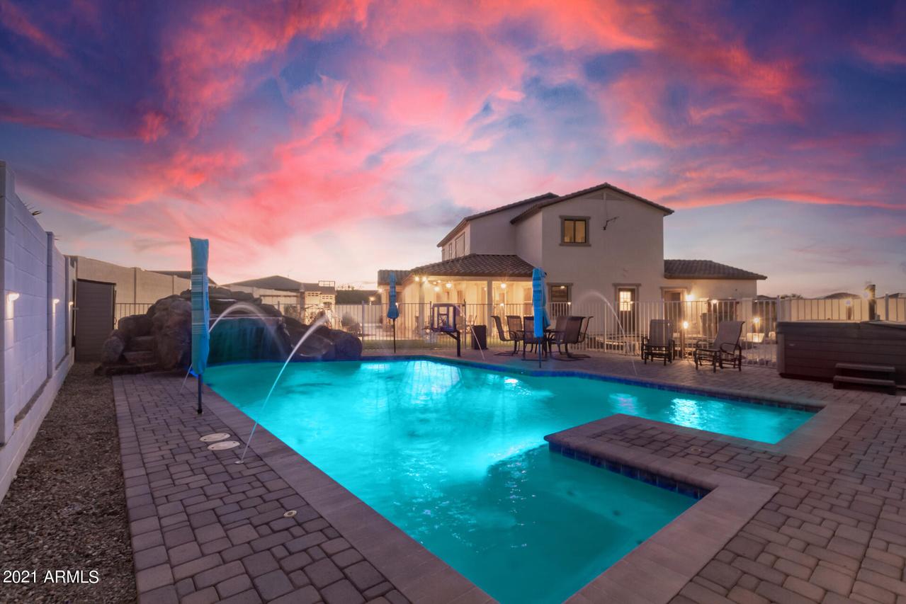 17885 W Badger Way, Goodyear, AZ 85338
