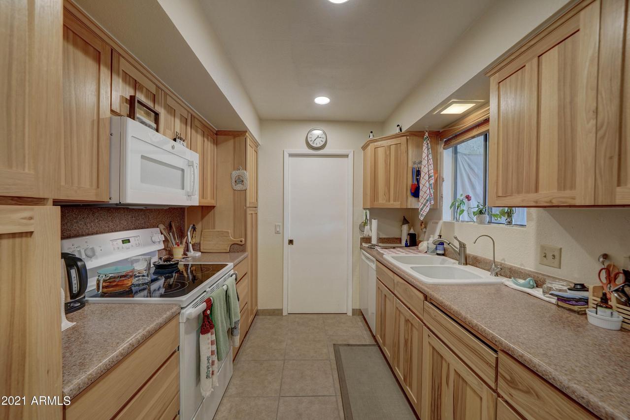 956 Leisure World, Mesa, AZ 85206