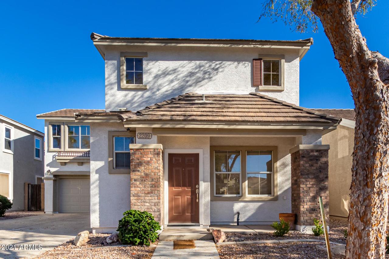 2209 S Barrington Ln., Mesa, AZ 85209