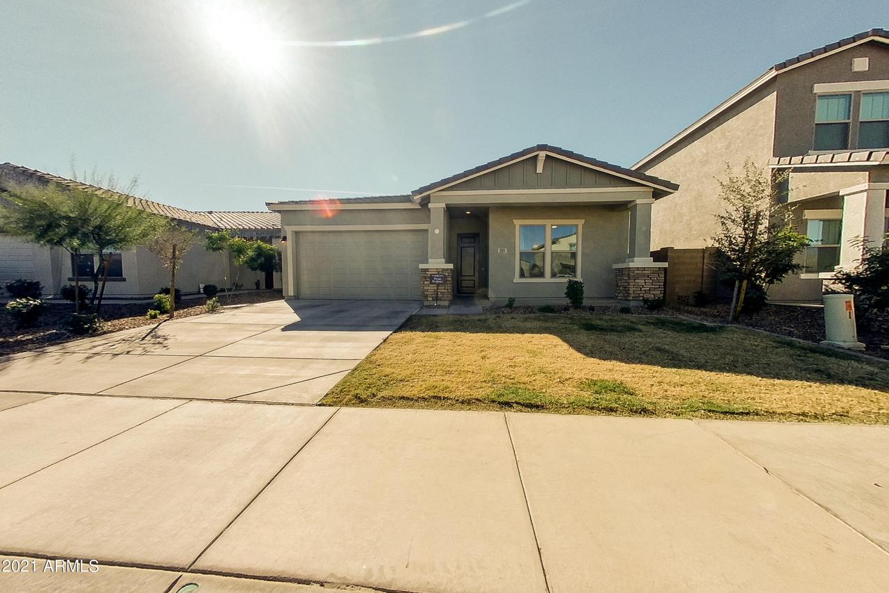 565 W Glacier Bay Dr., San Tan Valley, AZ 85140