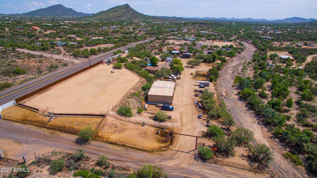 45602 N New River Rd., New River, AZ 85087