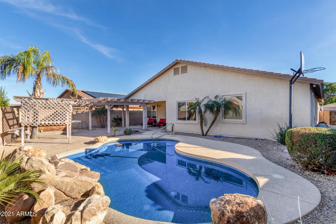 18450 W Maui Ln., Surprise, AZ 85388