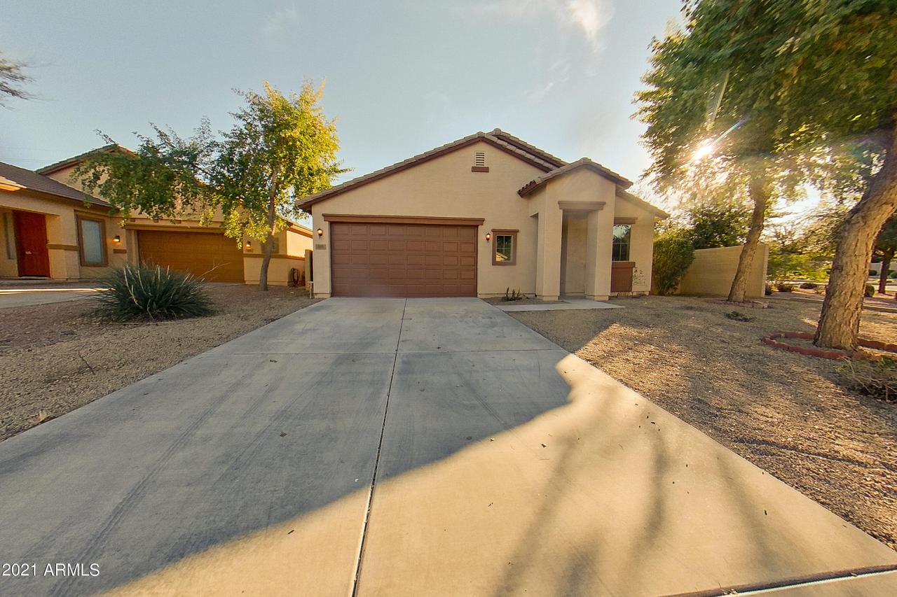 665 E Trellis Rd., San Tan Valley, AZ 85140