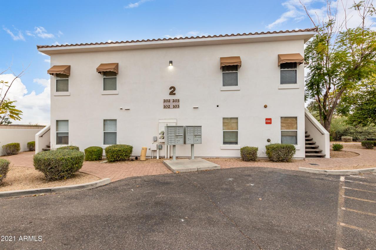 2950 W Louise Dr. #203, Phoenix, AZ 85027