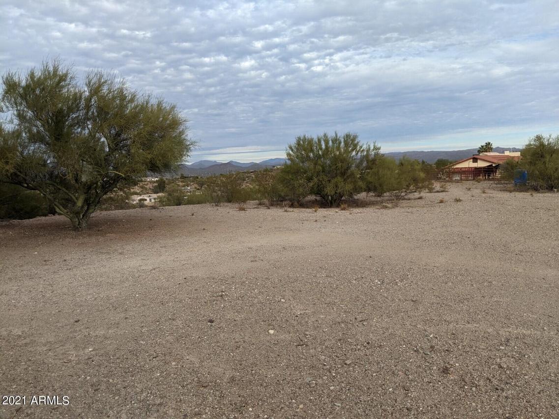 N 329 Ave. #---, Wickenburg, AZ 85390