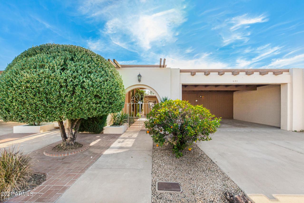 605 E Royal Palm Sq., Phoenix, AZ 85020