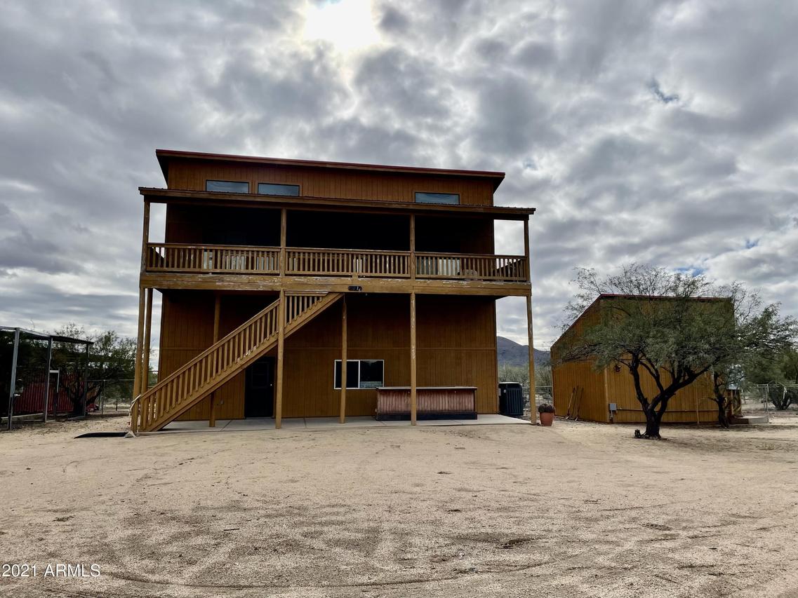 48017 N 7th Ave., New River, AZ 85087