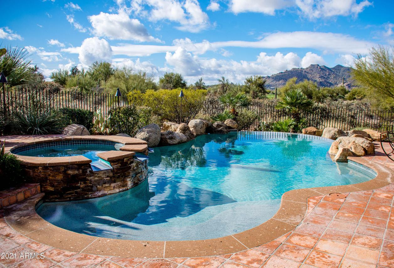 8239 E Carefree Dr., Carefree, AZ 85377