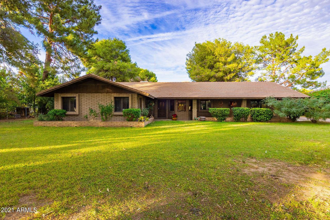 3452 1/2 E Vineyard Rd., Phoenix, AZ 85042