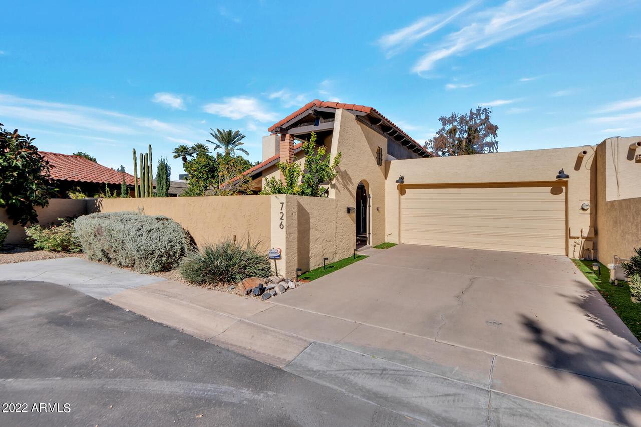726 E Tuckey Ln., Phoenix, AZ 85014