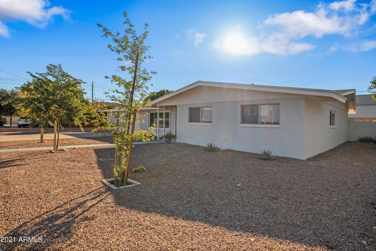 733 E Geneva Dr., Tempe, AZ 85282